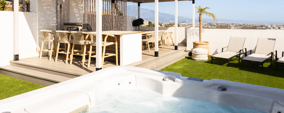 Luxury 3-Bedroom Penthouse with Panoramic Sea Views in El Paraiso
