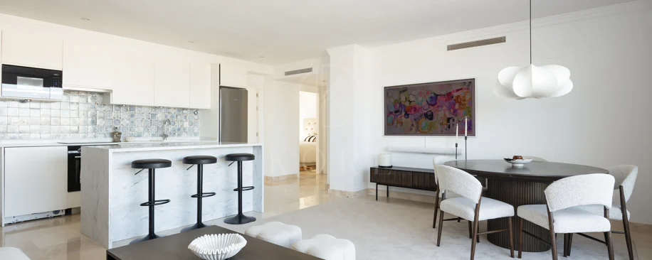 Luxury 3-Bedroom Penthouse with Panoramic Sea Views in El Paraiso