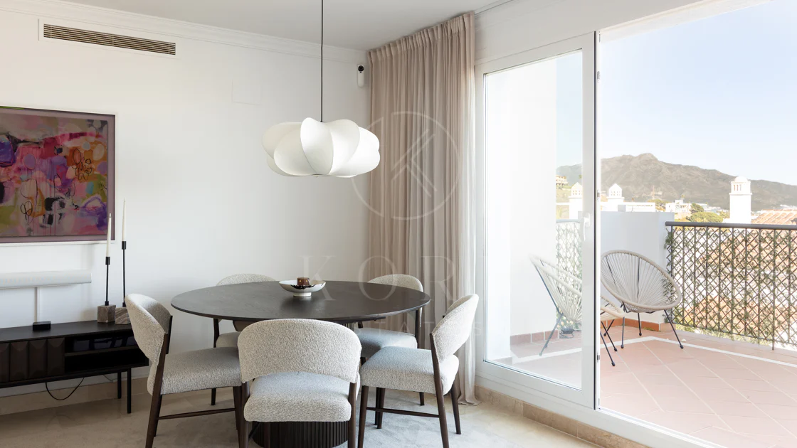 Luxury 3-Bedroom Penthouse with Panoramic Sea Views in El Paraiso