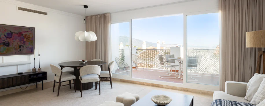 Luxury 3-Bedroom Penthouse with Panoramic Sea Views in El Paraiso