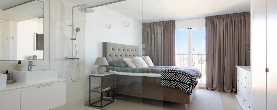 Luxury 3-Bedroom Penthouse with Panoramic Sea Views in El Paraiso