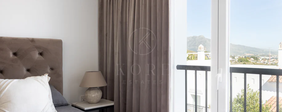 Luxury 3-Bedroom Penthouse with Panoramic Sea Views in El Paraiso
