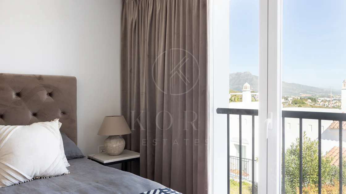 Luxury 3-Bedroom Penthouse with Panoramic Sea Views in El Paraiso