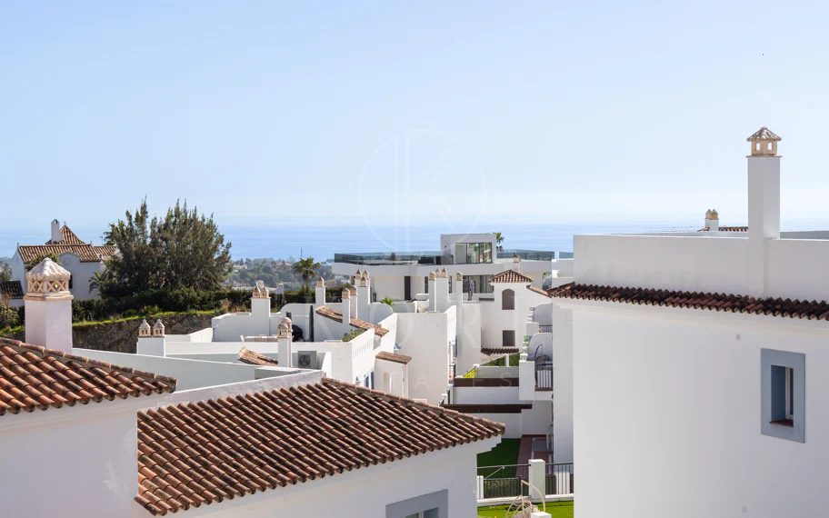 Ático de 3 dormitorios de lujo con vistas panorámicas al mar en El Paraíso