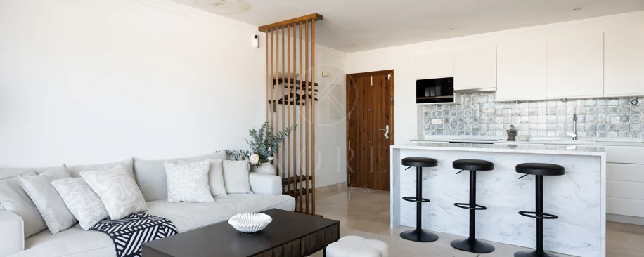 Luxury 3-Bedroom Penthouse with Panoramic Sea Views in El Paraiso