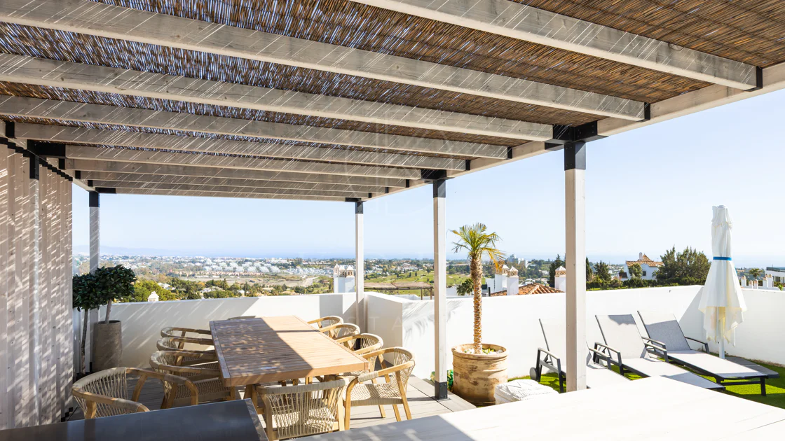 Luxury 3-Bedroom Penthouse with Panoramic Sea Views in El Paraiso