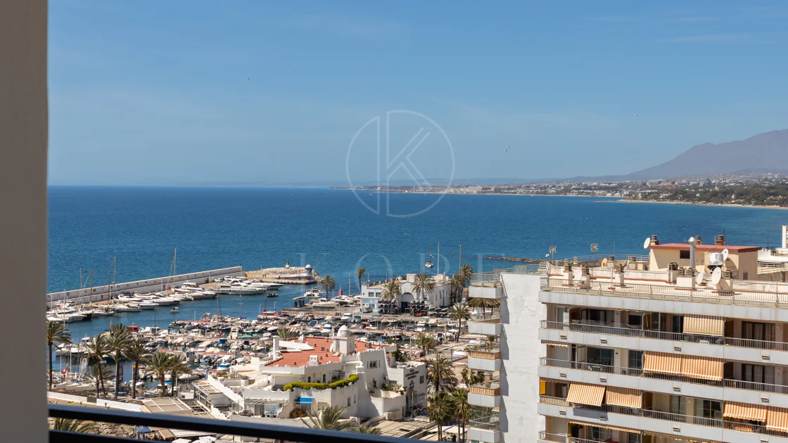 Beachfront apartment in the heart of Marbella