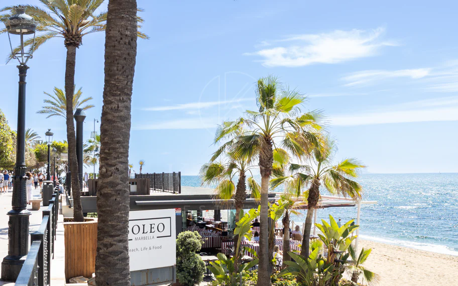 Apartamento frente a la playa en el corazón de Marbella