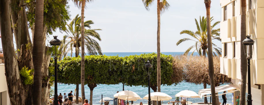 Beachfront apartment in the heart of Marbella