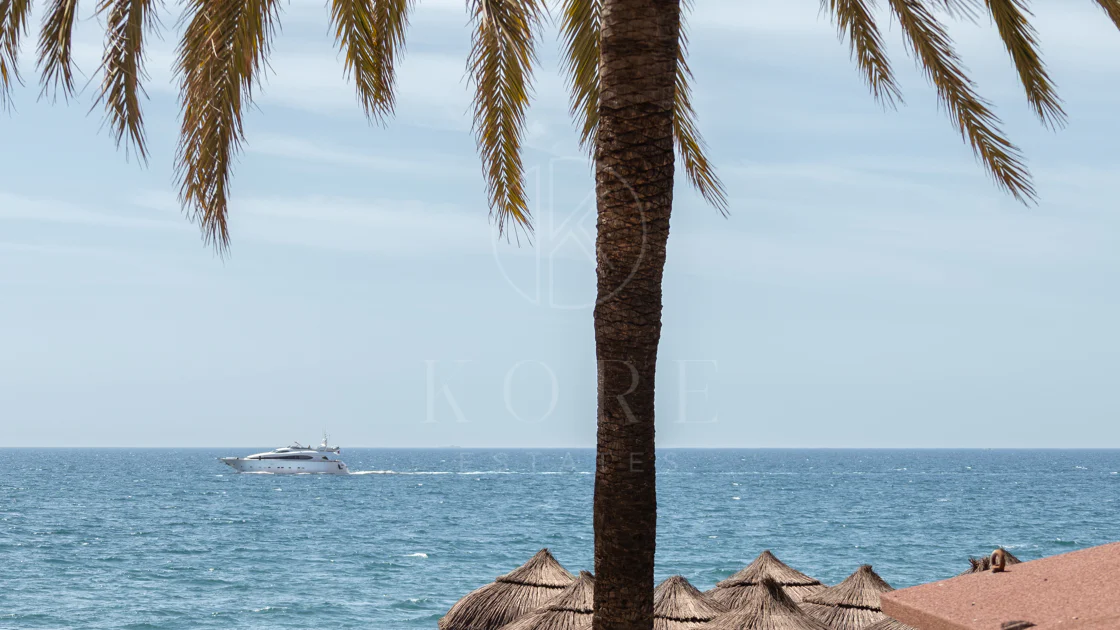 Beachfront apartment in the heart of Marbella