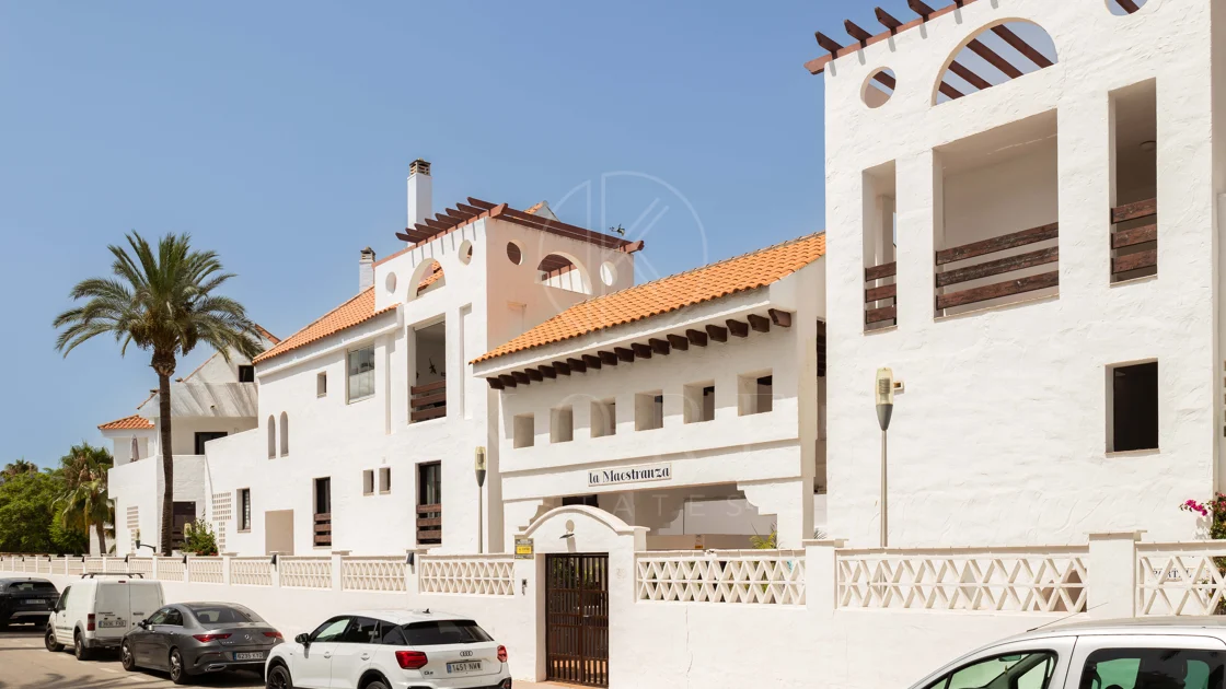 Luxury 3-bedroom apartment in Nueva Andalucía, close to the beach with sea views