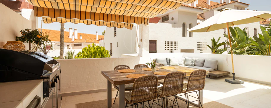 Luxury 3-bedroom apartment in Nueva Andalucía, close to the beach with sea views