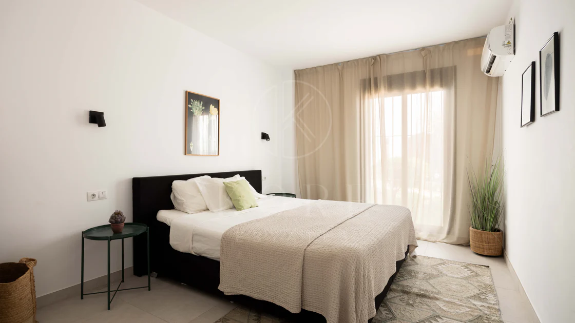 Luxury 3-bedroom apartment in Nueva Andalucía, close to the beach with sea views