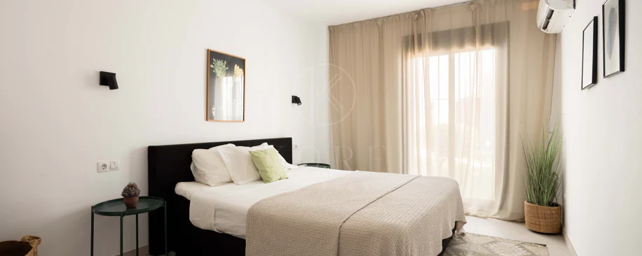 Luxury 3-bedroom apartment in Nueva Andalucía, close to the beach with sea views