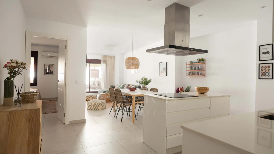 Luxury 3-bedroom apartment in Nueva Andalucía, close to the beach with sea views