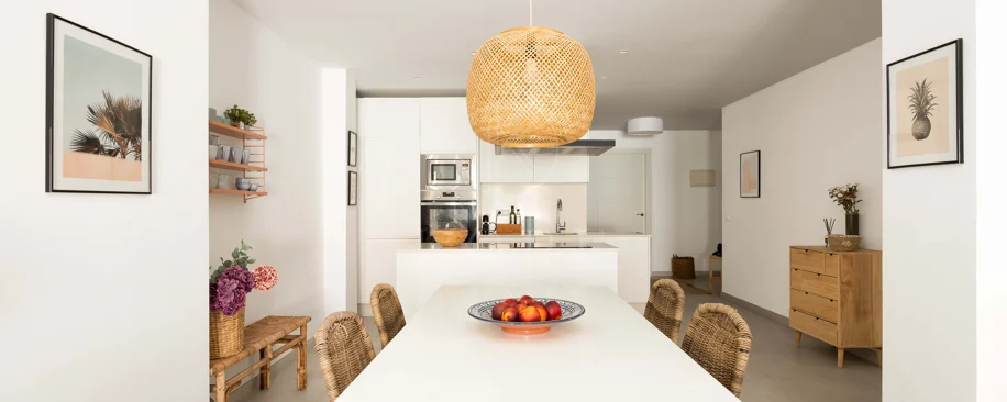 Luxury 3-bedroom apartment in Nueva Andalucía, close to the beach with sea views