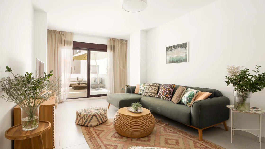Luxury 3-bedroom apartment in Nueva Andalucía, close to the beach with sea views
