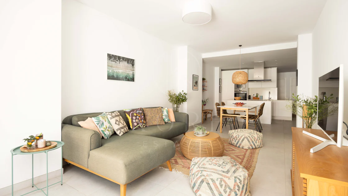 Luxury 3-bedroom apartment in Nueva Andalucía, close to the beach with sea views