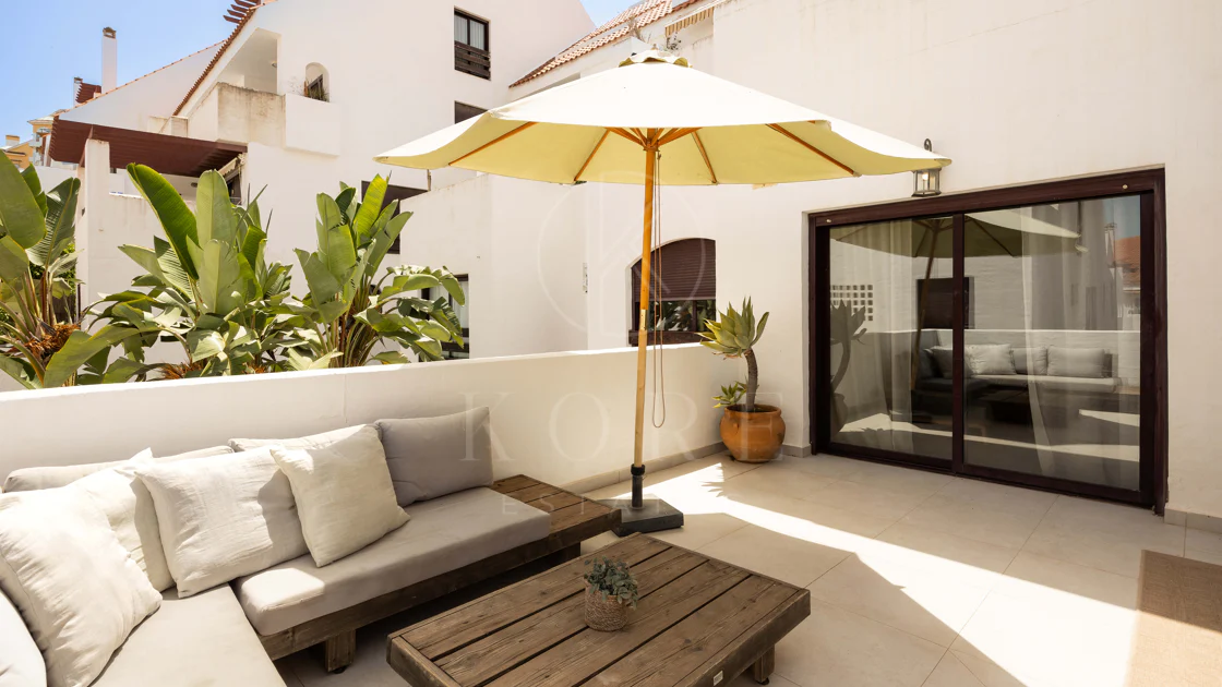 Luxury 3-bedroom apartment in Nueva Andalucía, close to the beach with sea views
