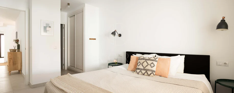 Luxury 3-bedroom apartment in Nueva Andalucía, close to the beach with sea views