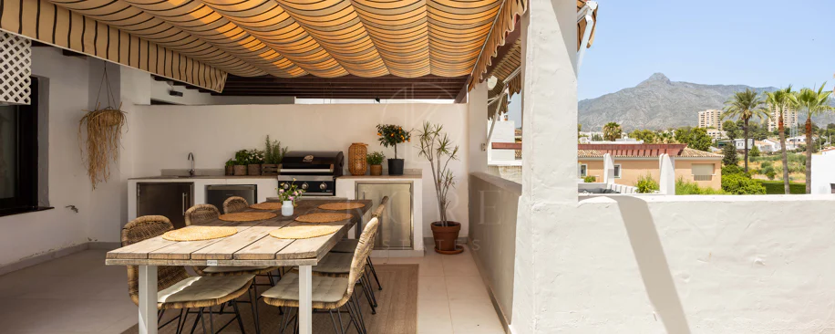 Luxury 3-bedroom apartment in Nueva Andalucía, close to the beach with sea views