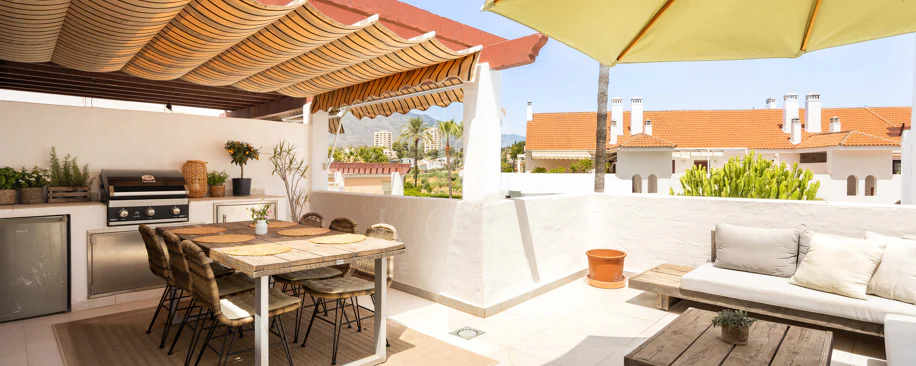Luxury 3-bedroom apartment in Nueva Andalucía, close to the beach with sea views