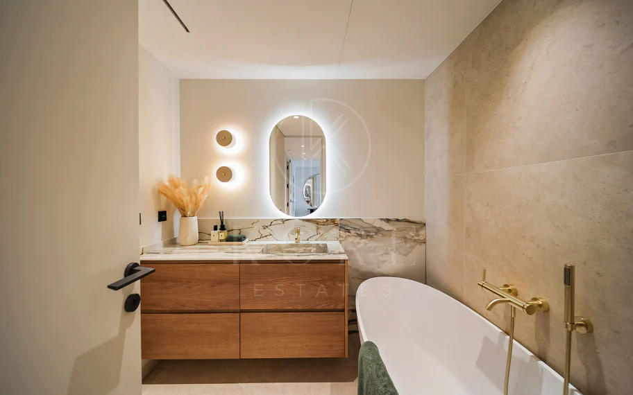 Maison Amani, Marbella Milla de Oro – totalmente reconstruida y diseñada meticulosamente, donde cada detalle exuda calidad y estilo.
