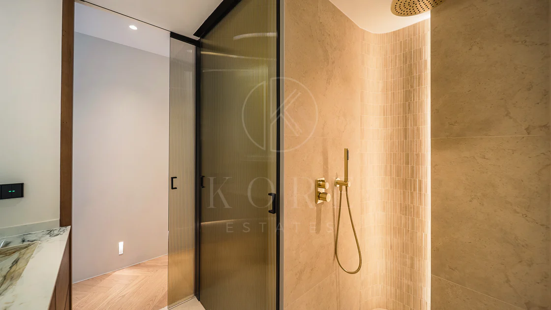 Maison Amani, Marbella Milla de Oro – totalmente reconstruida y diseñada meticulosamente, donde cada detalle exuda calidad y estilo.
