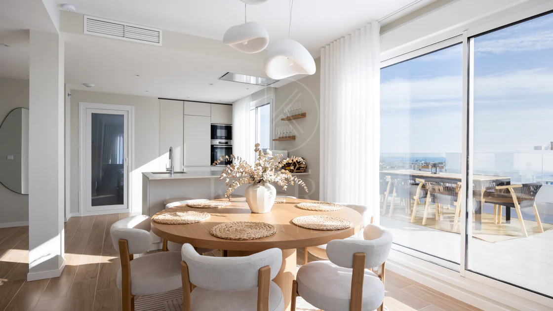 Exclusive 4 BedroomsPenthouse in La Campana