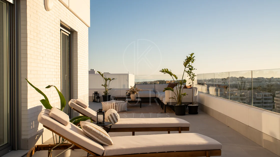 Exclusive 4 BedroomsPenthouse in La Campana
