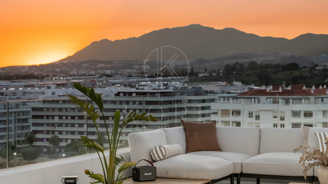 Exclusive 4 BedroomsPenthouse in La Campana