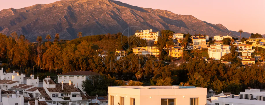Exclusive 4 BedroomsPenthouse in La Campana