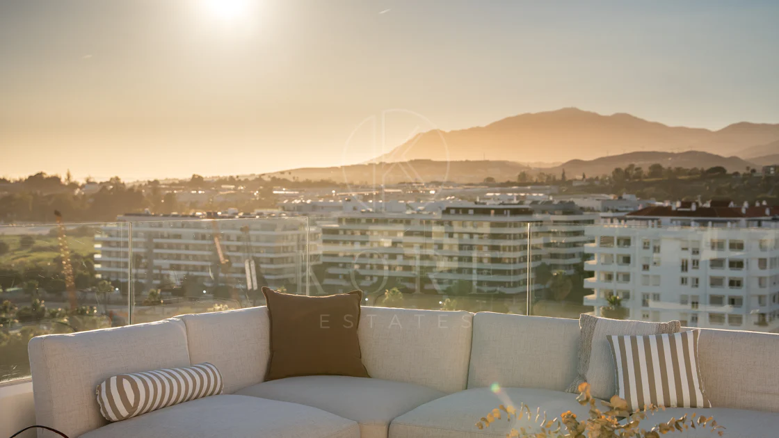 Exclusive 4 BedroomsPenthouse in La Campana