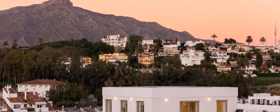 Exclusive 4 BedroomsPenthouse in La Campana