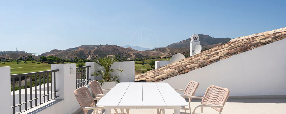 Welcome to this stunning and fully renovated penthouse with panoramic views over Higueral Golf, the mountains and the sea!