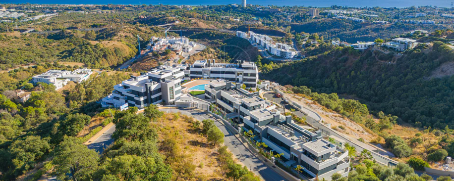 Brand-new, three bedroom apartment in the sought-after gated community of Medblue, in Altos de los Monteros