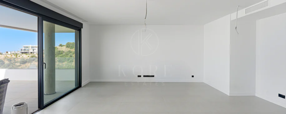 Apartamento de tres dormitorios en la comunidad cerrada de Medblue, en Altos de los Monteros