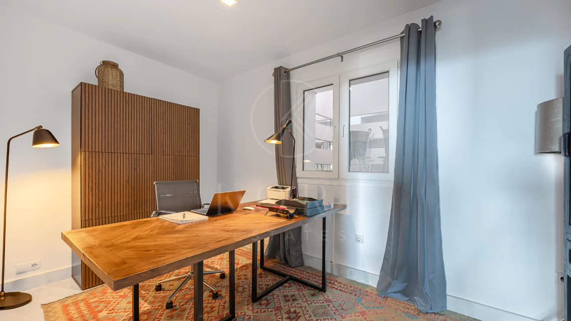 Exclusivo Dúplex Reformado con Vistas Panorámicas al Mar en La Quinta, Benahavís