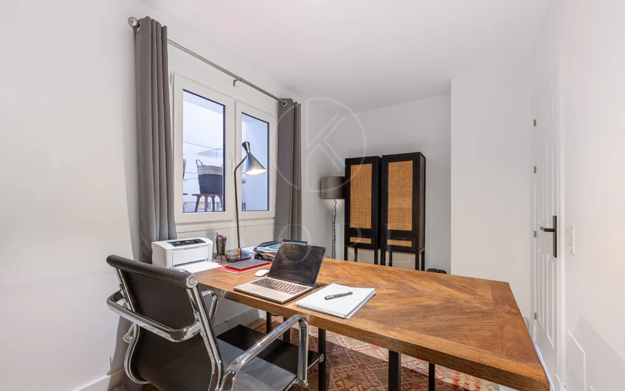 Exclusivo Dúplex Reformado con Vistas Panorámicas al Mar en La Quinta, Benahavís