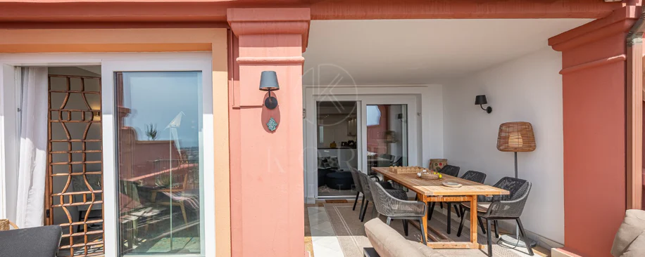 Exclusivo Dúplex Reformado con Vistas Panorámicas al Mar en La Quinta, Benahavís