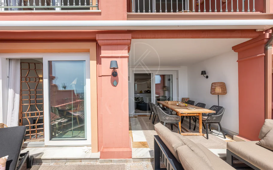 Exclusivo Dúplex Reformado con Vistas Panorámicas al Mar en La Quinta, Benahavís
