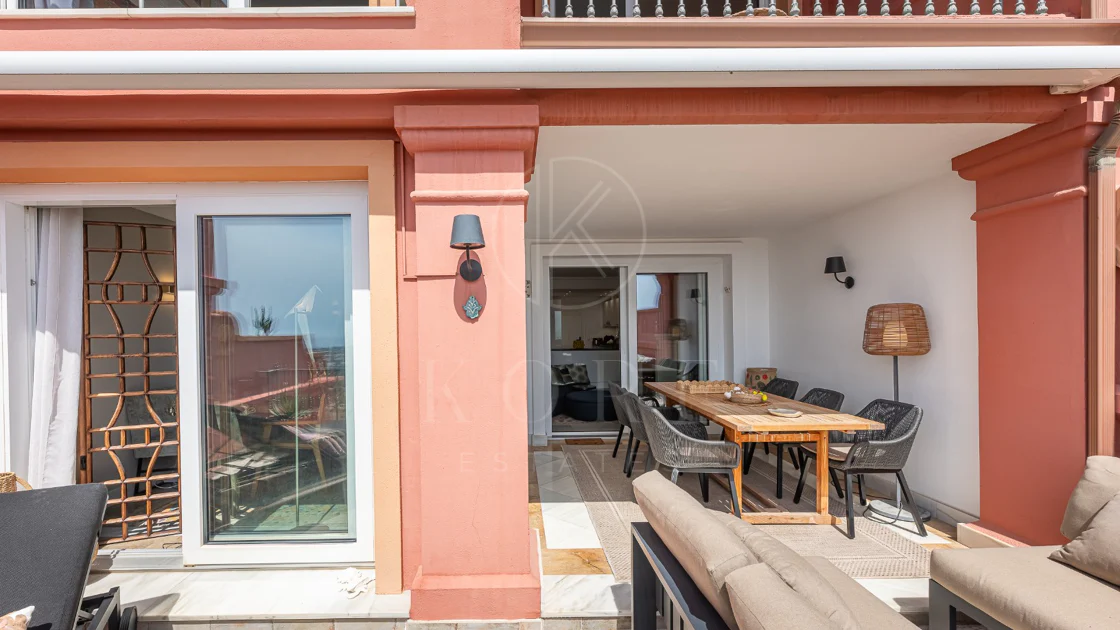 Exclusivo Dúplex Reformado con Vistas Panorámicas al Mar en La Quinta, Benahavís
