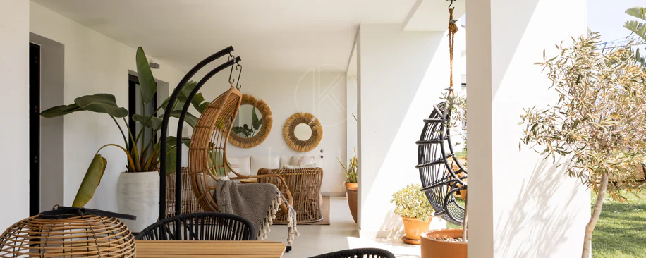 Elegante Apartamento de Diseño en Venta en Mirador de Estepona Hills con Licencia de Alquiler