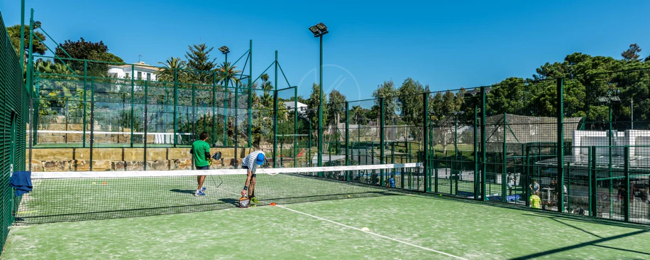 Elegante Apartamento de Diseño en Venta en Mirador de Estepona Hills con Licencia de Alquiler