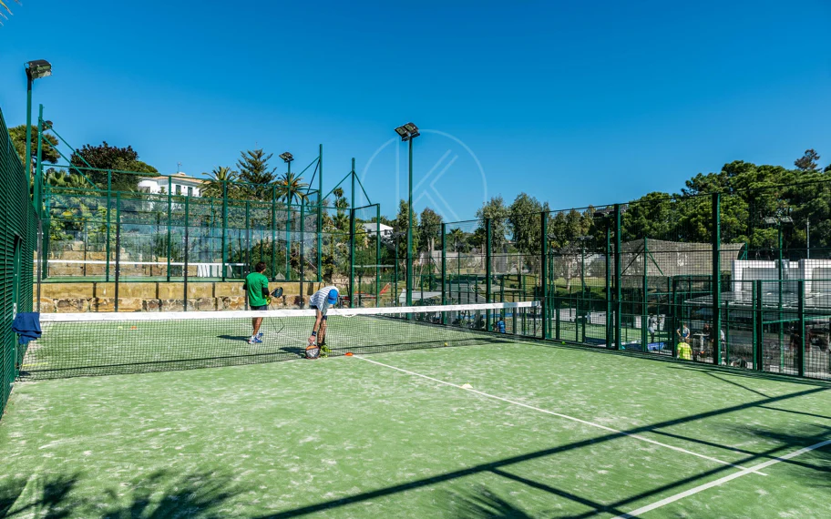 Elegante Apartamento de Diseño en Venta en Mirador de Estepona Hills con Licencia de Alquiler