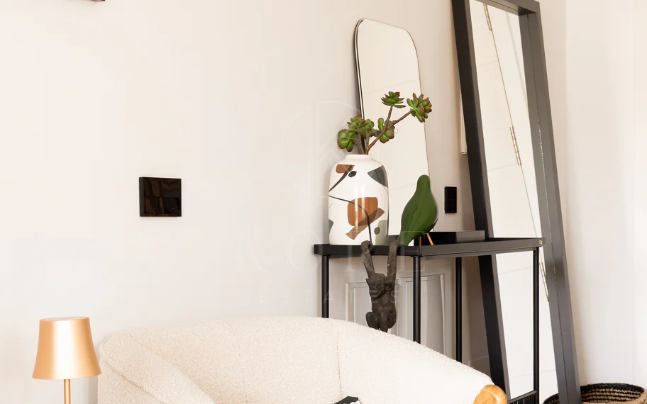 Elegante Apartamento de Diseño en Venta en Mirador de Estepona Hills con Licencia de Alquiler