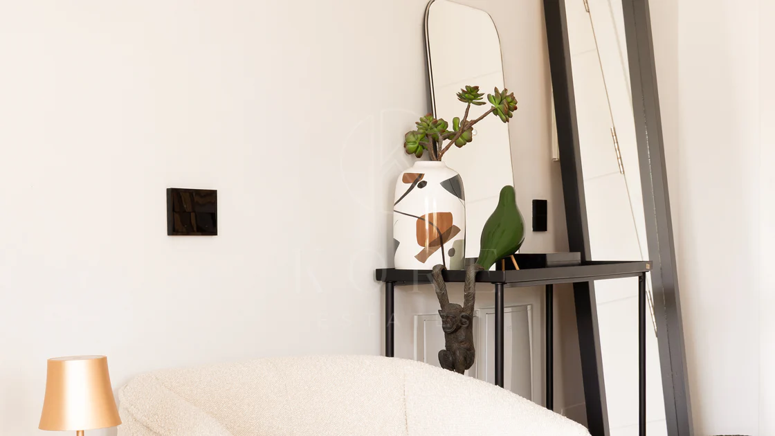 Elegante Apartamento de Diseño en Venta en Mirador de Estepona Hills con Licencia de Alquiler