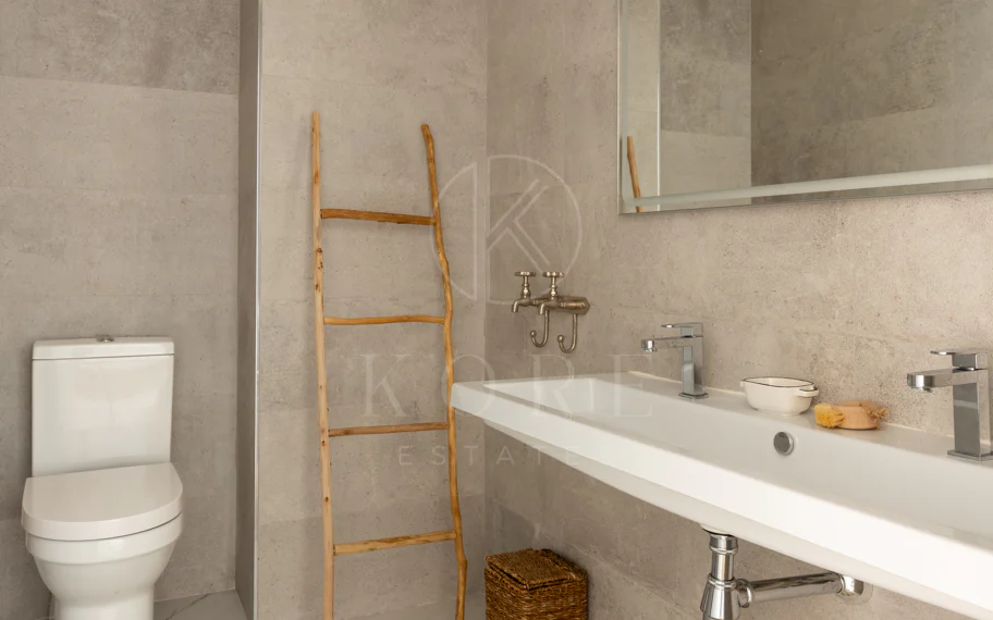 Elegante Apartamento de Diseño en Venta en Mirador de Estepona Hills con Licencia de Alquiler