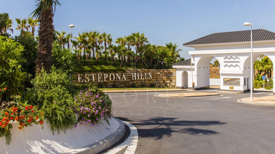 Elegante Apartamento de Diseño en Venta en Mirador de Estepona Hills con Licencia de Alquiler