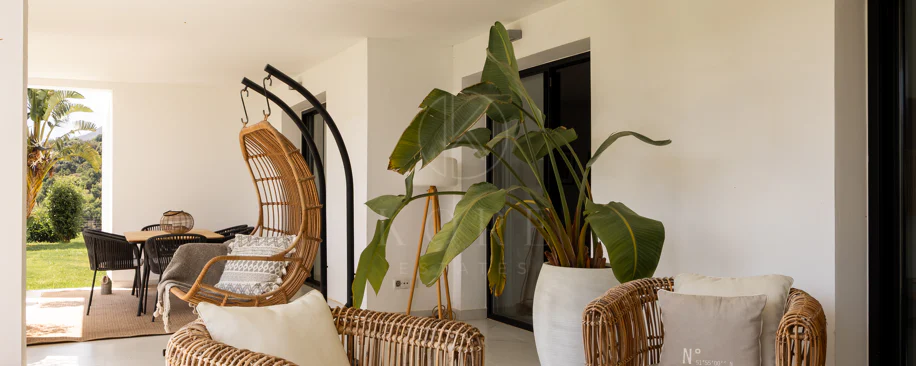 Elegante Apartamento de Diseño en Venta en Mirador de Estepona Hills con Licencia de Alquiler